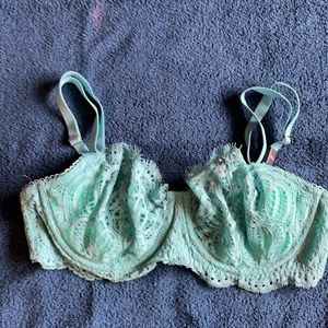 Victoria’s Secret dream angels push up without padding bra size 34D